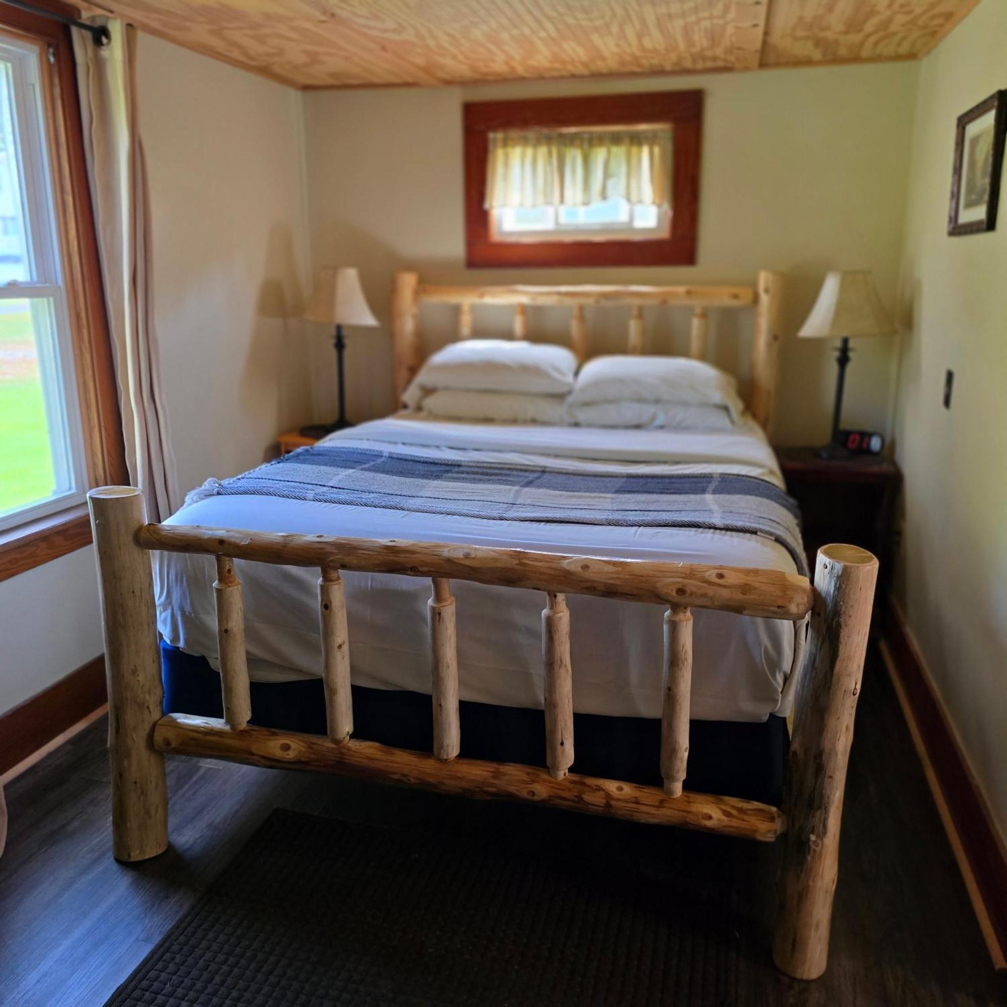 Paddler'S Rest Lakeside Cabins And Motel Long Lake Camera foto